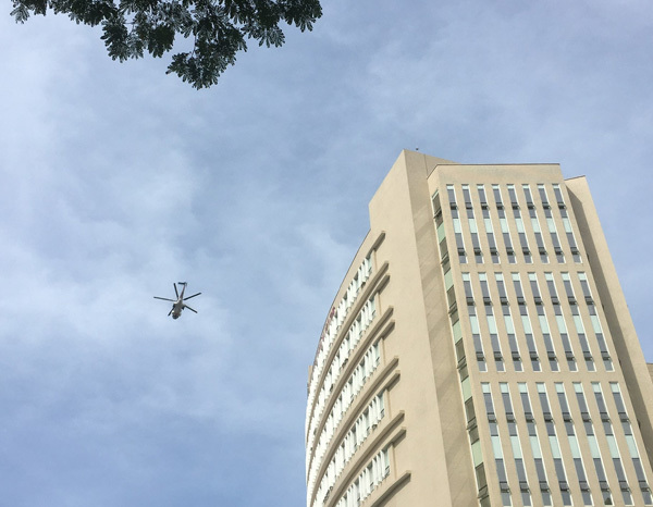 Bệnh viện Quân y 175 rút ngắn thời gian cấp cứu cho bệnh nhân nhờ sân bay cấp cứu trực thăng. Ảnh: Liên Anh