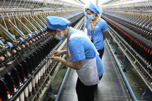 Người lao động làm việc tại một doanh nghiệp tại Đồng Nai (ảnh T.Lâm)