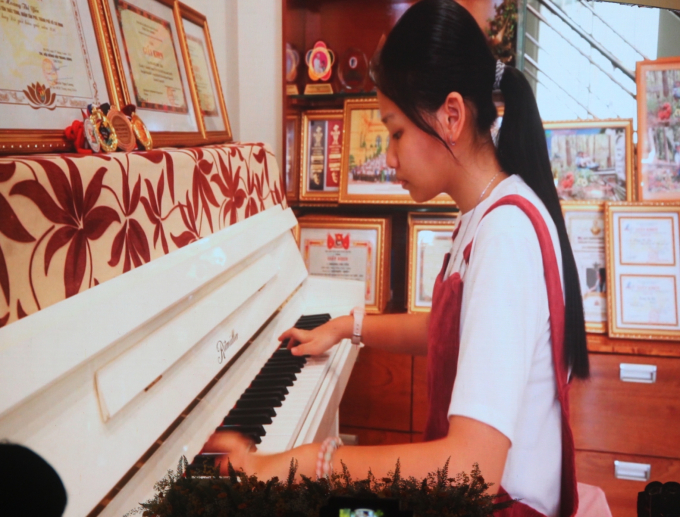 Hoàng Thị Yến nhận được nhiều giải thưởng tại các cuộc thi piano trong và ngoài nước.