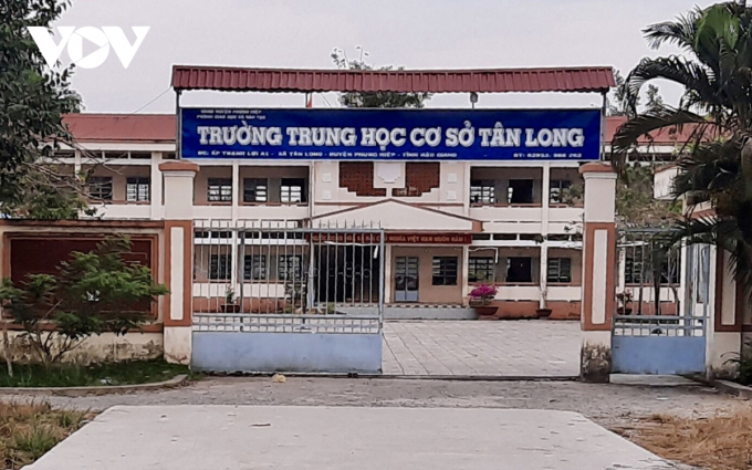 Trường THCS Tân Long, nơi xảy ra vụ việc.
