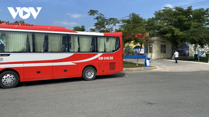 Nhiều đoàn khách đến tham quan phải quay về vì bến du thuyền buộc dừng hoạt động.