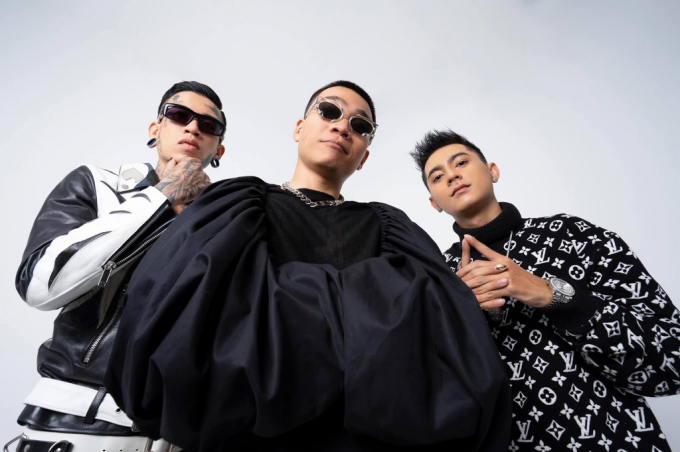 Wowy và hai học trò Dế Choắt - Lăng LD trong chương trình Rap Việt.