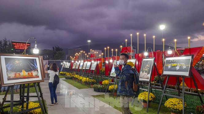 Dịp này, Hội VHNT tỉnh Bình Định phối hợp tổ chức trưng bày 80 bức ảnh nghệ thuật. Ảnh: Trương Định