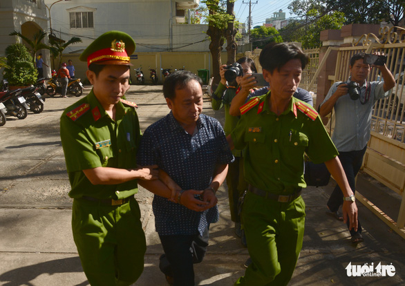 Bị can Nguyễn Hữu Hoành - nguyên phó giám đốc Chi nhánh Văn phòng đăng ký đất đai TP Phan Thiết - bị bắt giam trước đó liên quan đến vụ án sai phạm đất đai TP Phan Thiết - Ảnh: ĐỨC TRONG
