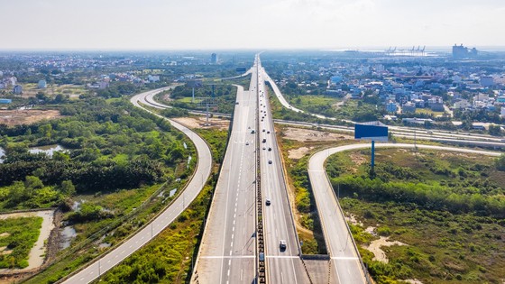 Cao tốc TPHCM - Long Thành - Dầu Giây dài 55km, trong đó đoạn mở rộng có chiều dài 24km sẽ mở rộng từ 4 làn xe hiện tại lên 8 làn xe trong năm 2021