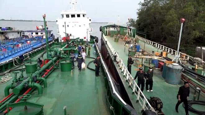 2 tàu biển trọng tải 1.500 tấn bắt giữ ngày 6/02. Ảnh: Công an Đồng Nai.