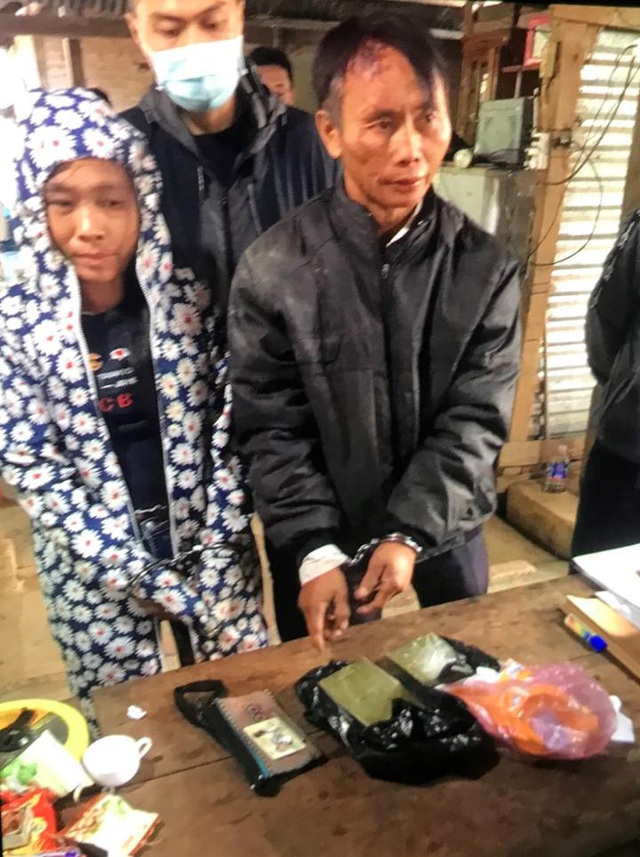 Đối tượng Vàng Seo Trắng bị bắt quả tang về hành vi buôn bán trái phép chất ma túy.