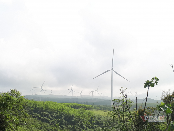 Một góc công trường điện gió ở Hướng Hóa.