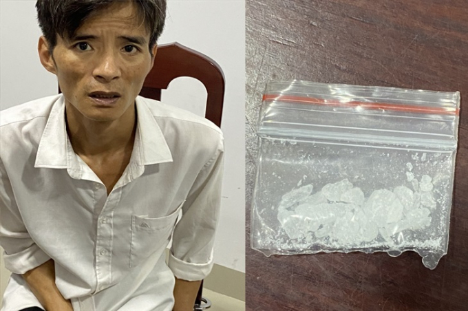Đối tượng Trần Anh Khoa và tang vật bị bắt giữ. Ảnh: Văn Danh