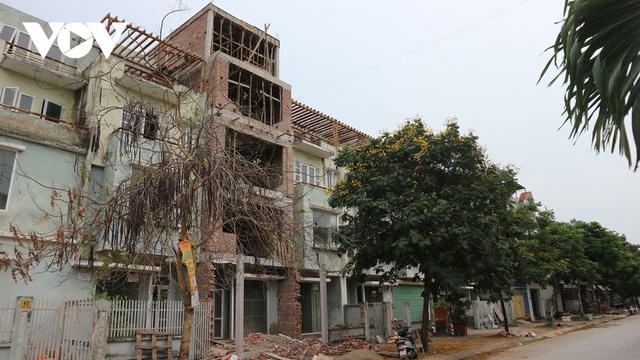 Khu đô thị Vân Canh (Hoài Đức, Hà Nội) với nhiều dãy nhà bỏ hoang bấy lâu nay.