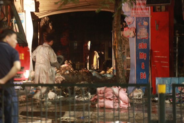 Hiện trường vụ cháy tại nhà 311 Tôn Đức Thắng (Đống Đa, Hà Nội) có một lối ra, vào