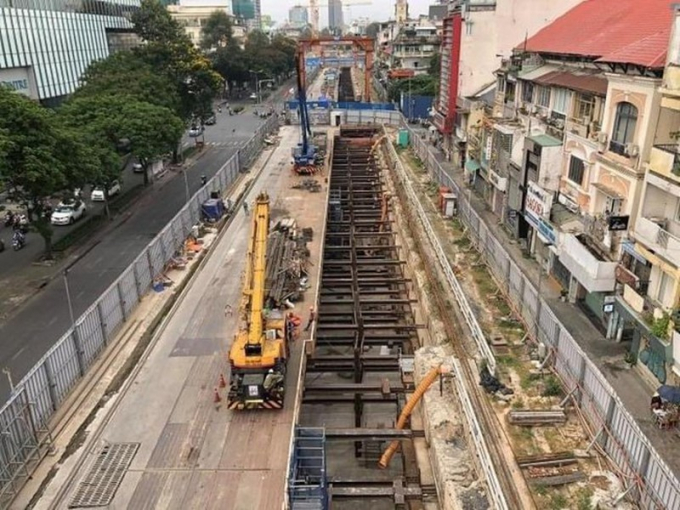 UBND TP.HCM yêu cầu các đơn vị gấp rút triển khai khi chủ đầu tư metro số 1 (Bến Thành - Suối Tiên) hoàn trả mặt bằng trục đường Lê Lợi. Ảnh: MAUR.