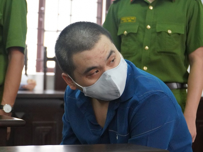 Bị cáo Nguyễn Trần Hoàng Phong tại tòa sơ thẩm hồi tháng 12-2020. Ảnh: CH