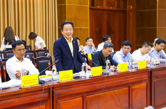 Ông Đỗ Quang Hiển - Chủ tịch HĐQT kiêm Tổng giám đốc Tập đoàn T&T Group phát biểu tại cuộc họp với lãnh đạo tỉnh Quảng Trị.