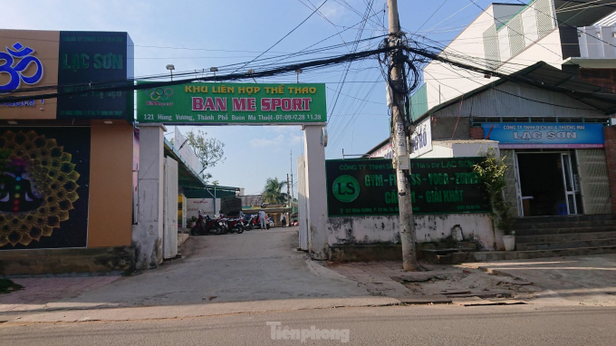 Đất của Bộ chỉ huy Quân sự tỉnh Đắk Lắk cho thuê làm sân bóng đá mini trên đường Hùng Vương