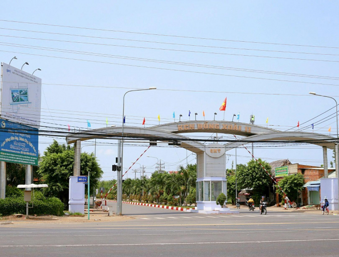 KCN Đồng Xoài 2 cũng do Công ty Cổ phần Quang Minh Tiến làm chủ đầu tư, dự án KDC Tân Phú liền kề trong khu vực