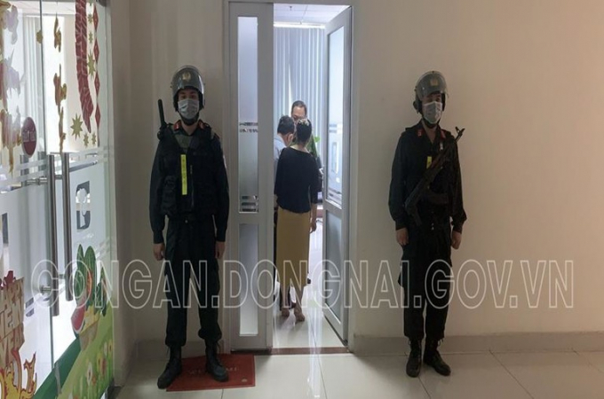 Hình ảnh Cơ quan CSĐT Công an tỉnh Đồng Nai khám xét tại trụ sở Công ty Petrolimex Long An (ảnh Công an tỉnh Đồng Nai).