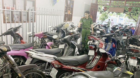 Công an TP Long Xuyên phát hiện hàng loạt xe mô tô cầm cố nhưng không có giấy tờ hợp lệ