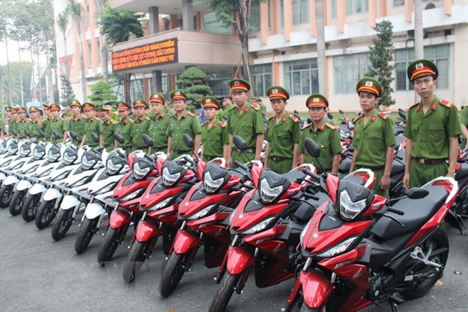 UBND tỉnh Bình Dương trang bị cho công an 100 chiếc xe máySự việc xảy ra vào khuya ngày 28/5 tại trụ sở Công an phường Hưng Định, TP Thuận An, tỉnh Bình Dương.