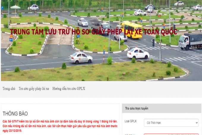 Website giả mạo có giao diện, nội dung tương tự với Trang thông tin điện tử GPLX của Tổng cục Đường bộ. Ảnh: V.LONG