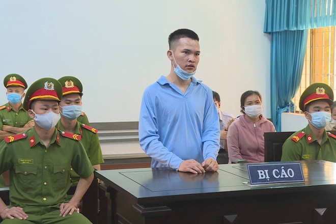 Bị cáo Lê Văn Thành lĩnh án tử hình vì tội ác gây ra (Ảnh: Nguyễn Đức).