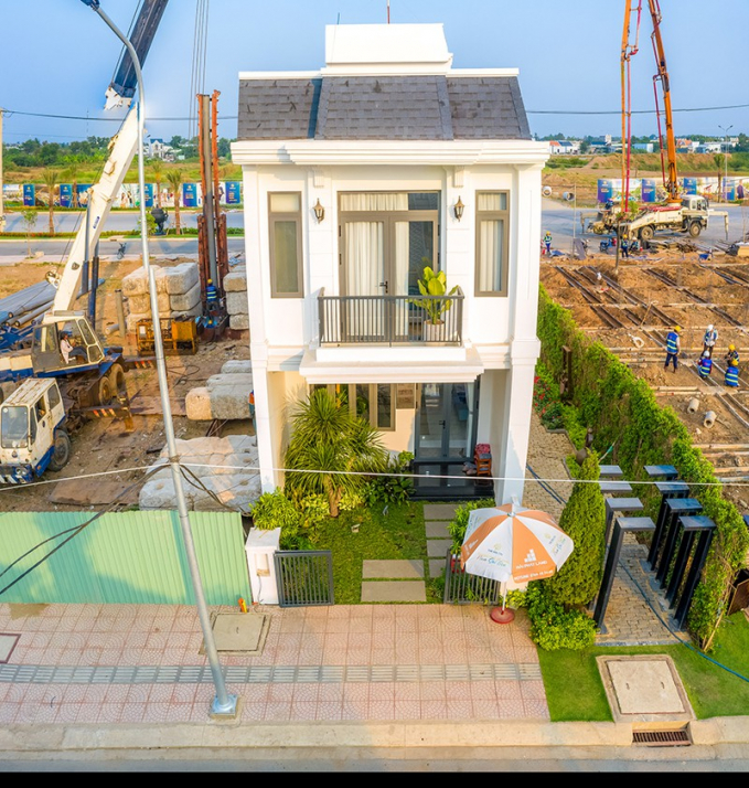 Giám đốc cấp cao Savills Việt Nam cho rằng bất động sản nhà ở sẽ là phân khúc sôi động nhất. Ảnh: QUANG HUY