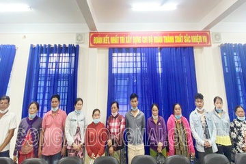 Nhóm đánh bạc bị công an bắt giữ. Ảnh: Công an Đồng Nai