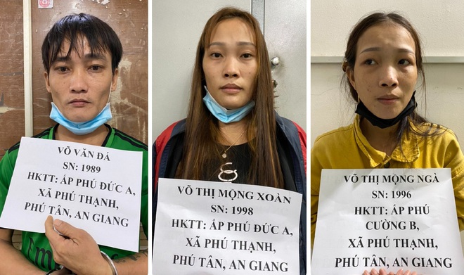 3 người con của vợ chồng bị can Thôi và bị can Đậm (Ảnh: Nghiêm Túc)