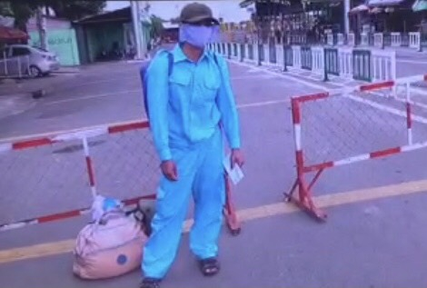 Trương Bảo Thái tại chốt kiểm soát dịch.