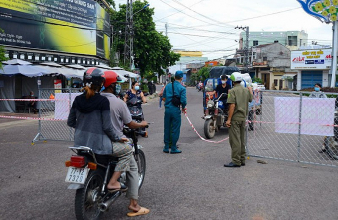 Một chốt kiểm dịch ở thị xã An Nhơn. Nguồn ảnh: ĐÀI TRUYỀN THANH THỊ XÃ AN NHƠN