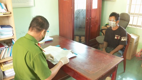 Đối tượng Y Diên Niê tại cơ quan công an