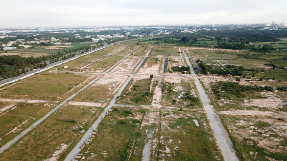 Hai khu đất 43ha (khu đô thị Tân Phú) và 145ha (dự án Harmonie Golf Park) nằm liền kề nhau ngay cửa ngõ trung tâm hành chính tỉnh Bình Dương, xảy ra vi phạm khiến hàng loạt cán bộ tỉnh bị khởi tố - Ảnh: TUẤN DUY