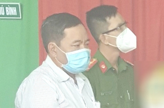 Nguyễn Phước Linh nghe đọc lệnh bắt tạm giam