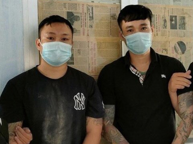 Hai nghi phạm Đinh Quốc Tuấn và Nguyễn Hoàng Nhật bị bắt giữ. Ảnh: CÔNG AN BÌNH ĐỊNH