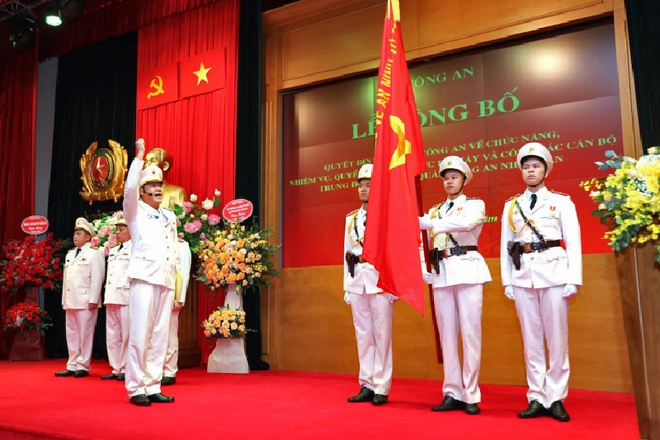 Ban Chỉ huy Trung đoàn Không quân tuyên thệ. Ảnh: Bộ Công an.