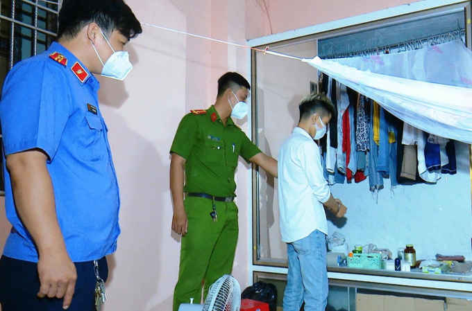 Lực lượng công an khám xét nơi ở của Nguyễn Xuân LộcTRỌNG NGUYỄN