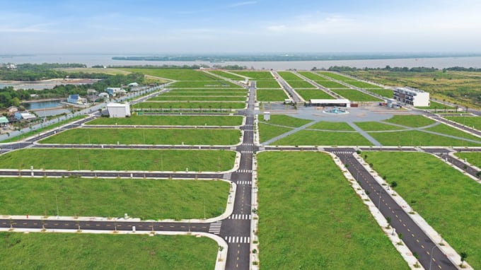 Theo DKRA Vietnam - Tổng đại lý tiếp thị và phân phối, Hiep Phuoc Harbour View hiện đã hoàn thiện hạ tầng và có sổ đỏ riêng từng nền sản phẩm