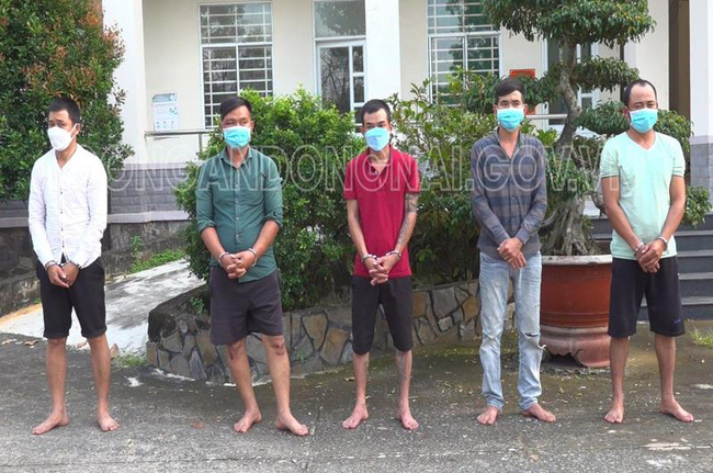 Các đối tượng bị Cong an huyện Nhơn Trạch, tỉnh Đồng Nai bắt giữ