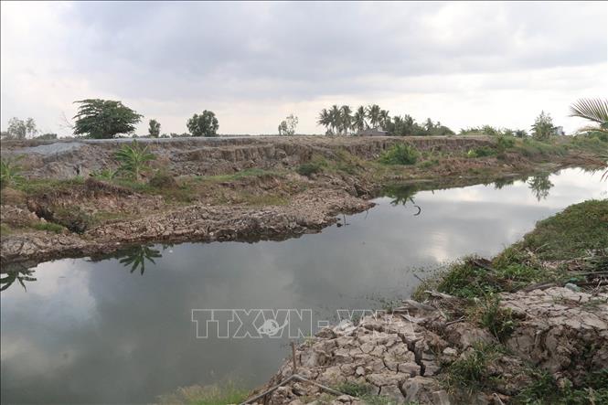 Mùa khô 2020, tình trạng hạn hán nghiêm trọng và kéo dài khiến nội đồng vùng dự án ngọt hóa Gò Công bị thiếu nước nghiêm trọng.