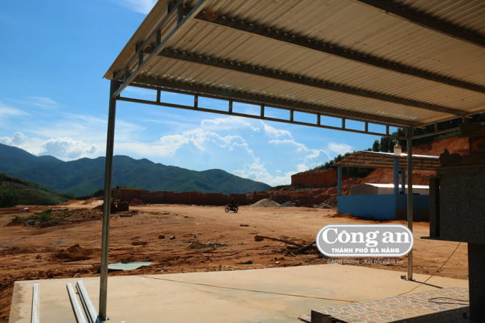 Đến đầu tháng 6-2020, trạng trại chăn nuôi heo của Cty Trọng Thắng chỉ mới xây xong vài hạng mục phụ trợ.