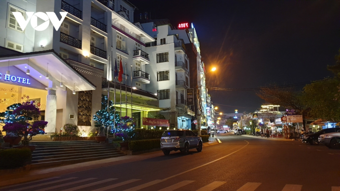 Không khí vắng lặng như thế này là điều hiếm khi xảy ra tại đường Nguyễn Chí Thanh ở trung tâm Đà Lạt.