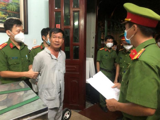 Cơ quan CSĐT Công an TP Vũng Tàu thực hiện lệnh bắt tạm giam Nguyễn Văn Tuấn.