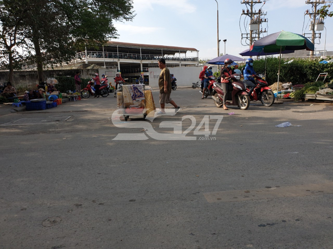 Cổng sau công ty Pouchen, phường Hóa An, thành phố Biên Hòa