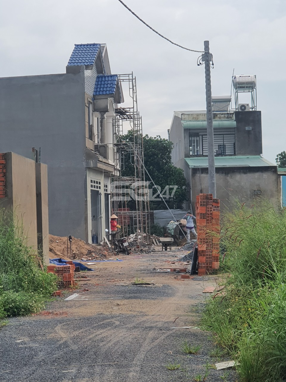 Tại thời điểm tháng 10/2020 một số căn nhà trái phép đang được gấp rút hoàn thiện