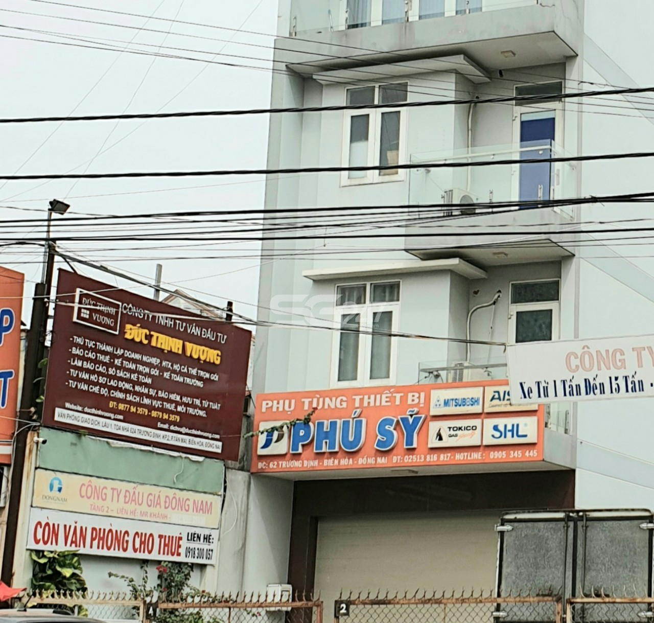 Tuy có đề nghị thẩm định lại giá tài sản từ phía BIDV Đông Đồng Nai nhưng hiện tại quyền sử dụng khu đất ở tờ 39 thửa 2538, xã Sông Trầu, huyện Trảng Bom vẫn đang được công ty Đấu giá Hợp danh Đông Nam tổ chức đấu giá. Đây là hình ảnh trụ sở công ty Đấu giá hợp danh Đông Nam ở Đồng Nai