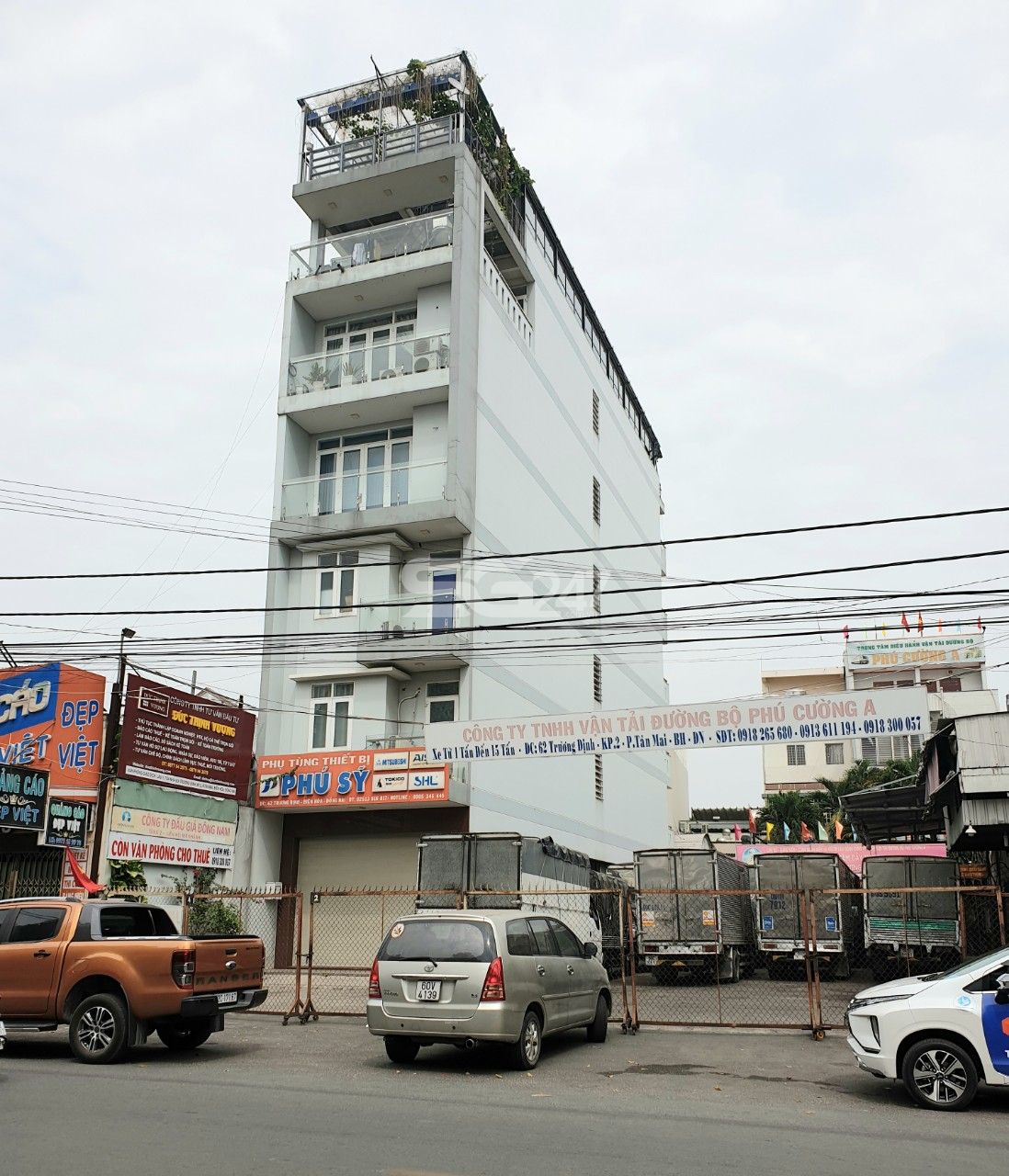 Tuy có đề nghị thẩm định lại giá tài sản từ phía BIDV Đông Đồng Nai nhưng hiện tại quyền sử dụng khu đất ở tờ 39 thửa 2538, xã Sông Trầu, huyện Trảng Bom vẫn đang được công ty Đấu giá Hợp danh Đông Nam tổ chức đấu giá. Đây là hình ảnh trụ sở công ty Đấu giá hợp danh Đông Nam ở Đồng Nai