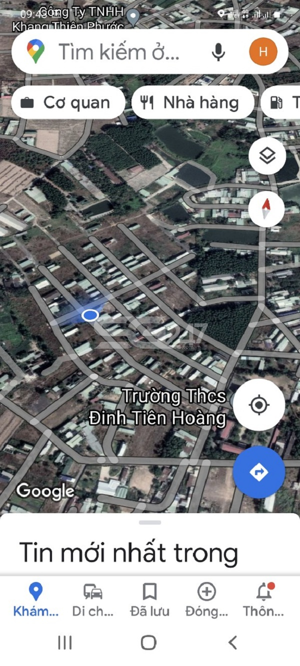 Còn đây là hình ảnh khu đất thông qua ứng dụng google map. Thông qua ứng dụng này thì không ai có thể tưởng tượng được đây là một khu đất nông nghiệp mà sẽ lầm tưởng là một khu dân cư nào đó được xây dựng hợp pháp trên đất ở bởi đã có rất nhiều căn nhà được xây dựng.