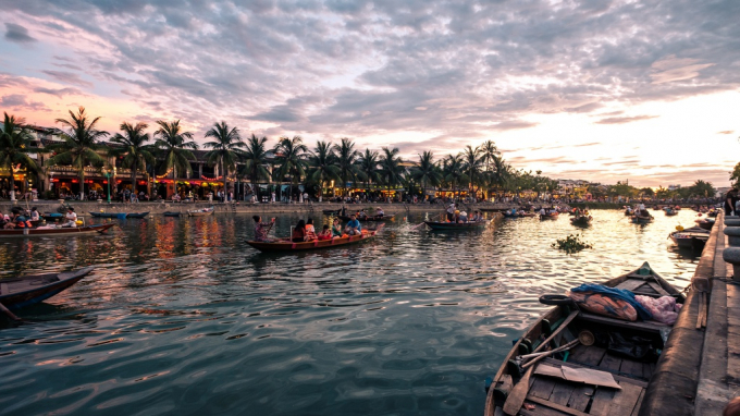 Phố cổ Hội An (Việt Nam) nằm trong số danh sách những Di sản thế giới chịu tác động nặng nề của biến đổi khi hậu. Ảnh: Clayborn.