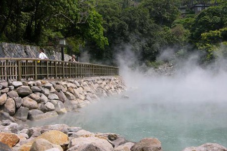 suoi-khoang-bang-quang-binh_jlem