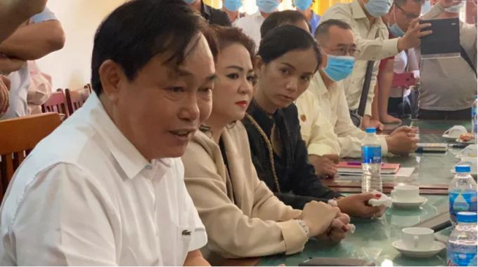 Vợ chồng ông Dũng